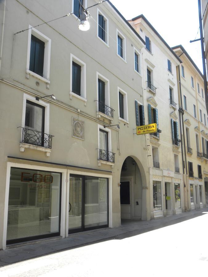 Portico Oscuro Deluxe Apartment - centro città Treviso Exterior foto