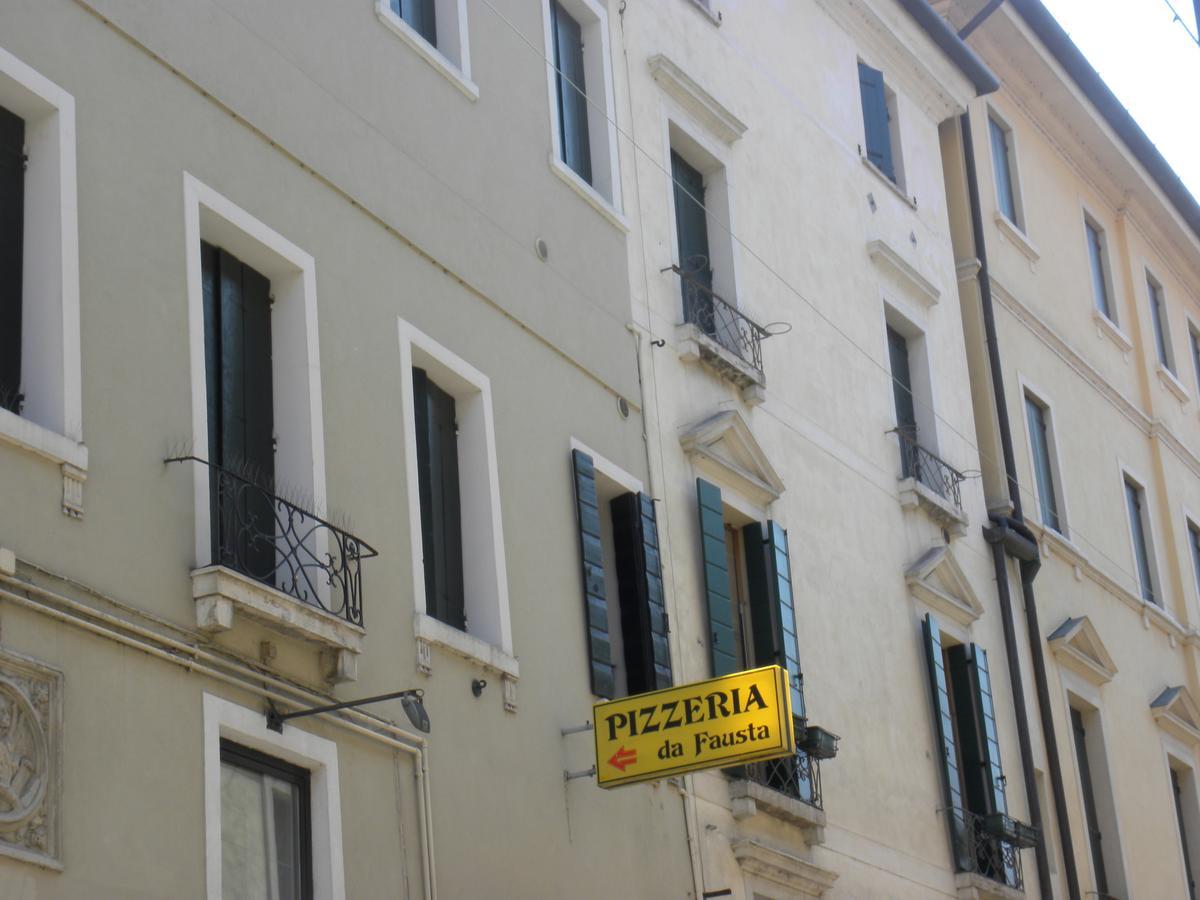Portico Oscuro Deluxe Apartment - centro città Treviso Exterior foto